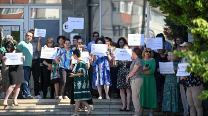 Peste 400.000 de angajați din primării și asistență socială au decis să intre în grevă și au anunțat Guvernul