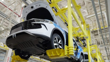 BYD încetineşte ritmul producţiei şi extinderea în China