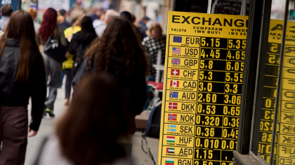 Cursul valutar miercuri, 17 septembrie. Euro în creștere, dolarul și lira în scădere
