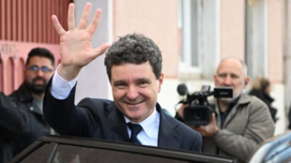 Nicușor Dan, prima vizită externă în calitate de președinte-ales. Merge să-l susțină pe primarul Varșoviei, candidatul pro-UE la prezidențiale. Simion îl susține pe celălalt candidat
