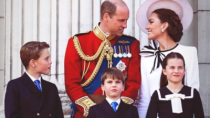 Prințul și Prințesa de Wales, apariție publică rară alături de cei trei copii ai lor. Au marcat 80 de ani de la înfrângerea Germaniei naziste