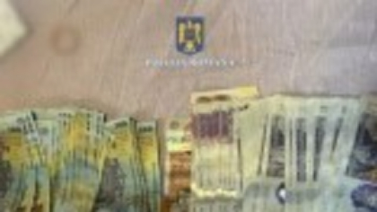O tânără din Bacău i-a dat 160.000 de euro unei femei „cu puteri tămăduitoare” să o ajute cu o problemă sensibilă. Ce a urmat