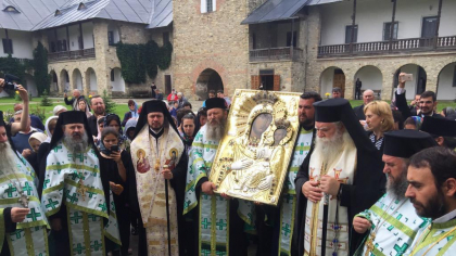 Calendar ortodox 9 iulie 2025. Cinstirea Sfintei Icoane a Maicii Domnului „Îndrumătoarea”. Se găseşte într-o frumoasă mănăstire din România