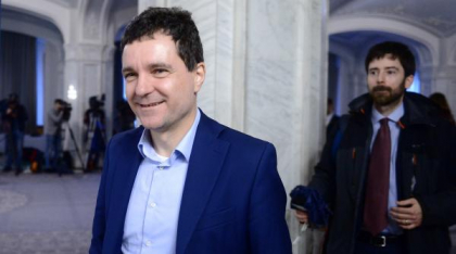 Ce-au făcut Nicușor și Simion în viața lor parlamentară. Din ciclul „arată-mi ce ai muncit, ca să știu cine ești