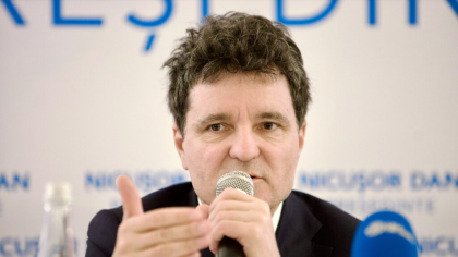 Nicușor Dan: Pozele pe care le-a postat Elena Lasconi sunt un fals grosolan