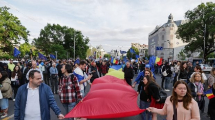 Miting pro Europa în București de Ziua Europei pentru susținerea apartenenţei la UE, înaintea turului 2 la prezidențiale. Câți oameni participă