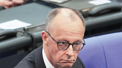 A fost o după-amiază de infarct în Bundestag. Un partid mare german a pierdut controlul propriilor parlamentari într-o situaţie critică pentru stabilitatea Germaniei şi a provocat un cutremur politic. Monedele est-europene s-au depreciat
