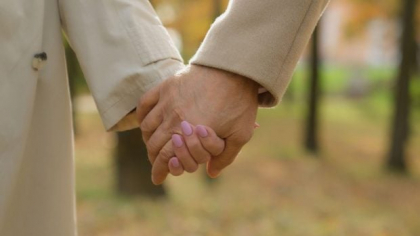 Un primar și-a dat demisia după 53 de ani de mandat ca să aibă grijă de soția sa bolnavă