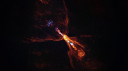Premieră. Astronomii au fost martori la nașterea unui sistem stelar aflat la 1300 de ani-lumină distanţă de Pământ