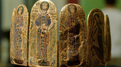 Comoară bizantină din aur, descoperită de un fermier pe câmp: Cum arată „Coroana Mononmachos”. Îl arată pe „cel care luptă singur”