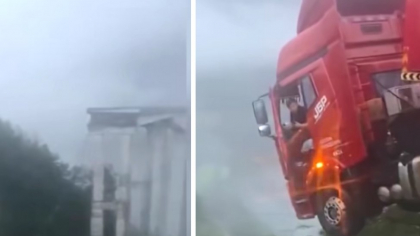 La un pas de tragedie: momentul în care un camion rămâne suspendat deasupra prăpastiei, după inundațiile din China