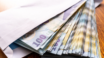 Ajutor pentru facturi la energie electrică. Până la ce dată se dau bani pentru plata curentului