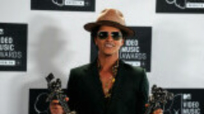 Bruno Mars împlineşte 40 de ani. Detalii neștiute despre viața artistului. GALERIE FOTO
