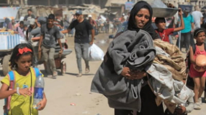 Israelul anunță că a început să permită intrarea camioanelor cu ajutoare în Gaza. ONU transmite că alimentele nu au fost distribuite către locuitori