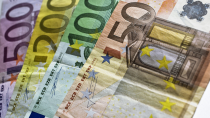 Curs valutar luni, 15 septembrie. Euro și dolarul sunt în scădere