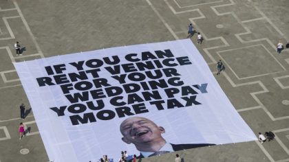 Jeff Bezos a făcut o donație importantă către unii activiști care protestează împotriva nunții sale la Veneția