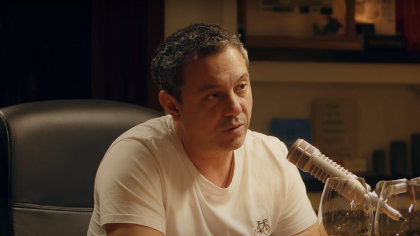 Sorin Bontea: „Pe vremea aia te băteau, aruncau cu tigăile după tine, îți dădeau cu polonicul în cap, te luau la șuturi, te înjurau”. Cum era tratat la începutul carierei