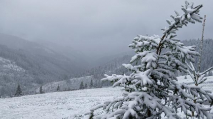 Cinci zile cu aer polar în România. Temperaturile vor scădea la minime de 2 grade, la munte va ninge și se va depune strat de zăpadă