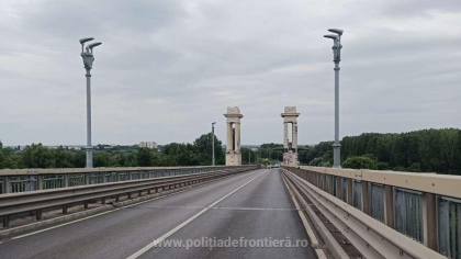 Drumul spre vacanță al românilor, mai lung din cauza lucrărilor la Podul Prieteniei. „De un an de zile nu au reuşit să facă 700 de metri”
