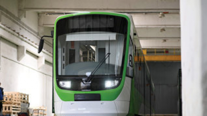 Antreprenori locali. Astra Vagoane Călători din Arad, unul dintre cei mai mari jucători de pe piaţa locală de material rulant, afaceri de 425 mil. lei şi profit net de 57,8 mil. lei anul trecut. A câştigat mai multe licitaţii de tramvaie, inclusiv la Oradea şi Galaţi