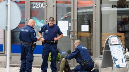 Patru persoane au fost înjunghiate în apropierea unui centru comercial din Finlanda. Un suspect arestat