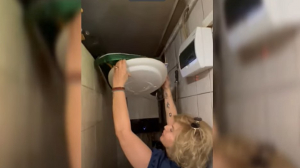 Dezastru într-un restaurant indian din Constanța. Un colac de WC era depozitat direct pe cuptorul pentru pizza