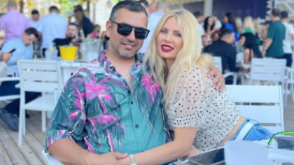 Andreea Bănică și soțul ei, Lucian Mitrea, au sărbătorit 17 ani de căsnicie. Artista a postat imagini rare de  la nuntă