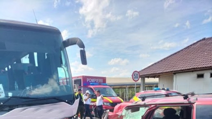 Un nou accident grav cu un autocar al firmei implicate în tragedia de pe A2. Două persoane au murit