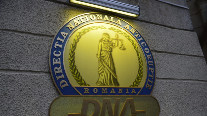 Directorul interimar al Companiei Apa Brașov, reținut de DNA pentru mită și cumpărare de influență