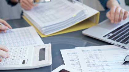 O nouă taxă crește în România. Cine va scoate mai mulți bani din buzunar