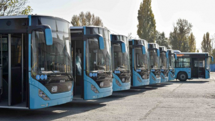 Înmatriculările de vehicule rutiere pentru transportul pasagerilor au crescut cu 11,3% în T1 2025, iar cele pentru transportul mărfurilor cu 2,7%
