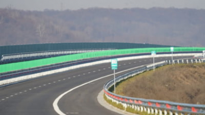 Restricții de trafic pe autostrăzi pentru montarea unor panouri sau pentru realizarea unor lucrări de reparații. Recomandările Infotrafic pentru șoferi