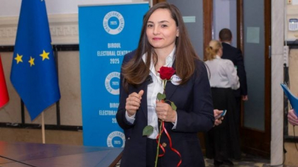 Anamaria Gavrilă îl citează pe Einstein și spune că s-ar putea oricând muta la Madrid, fără chirie: „Drum bun, nu-i uita pe Lolek și Bolek”