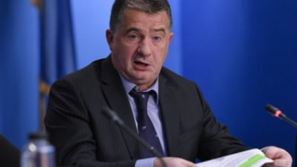 Directorul CFR Călători are venituri lunare de 11.000 de euro: ”În concepţia unora, probabil angajaţii statului trebuie să fie săraci lipiţi pământului”