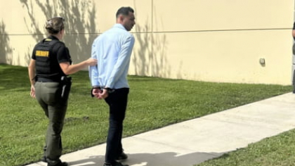 Un român care furase bijuterii de 400.000 de dolari a fost arestat în SUA. Se afla ilegal în țară. "Fiul de 10 ani al suspectului a fost găsit purtând un Rolex furat de 40.000 de dolari"