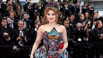 A purtat o ținută de 155.000.000$ la Cannes! Actrița indiană Urvashi Rautela, în centrul atenției pe covorul roșu