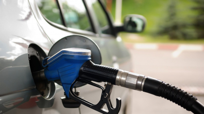 Efect devastator al creşterii accizelor cu 10%. Preţuri mai mari la energie şi scumpiri în lanţ la carburanţi, ţigări şi alcool