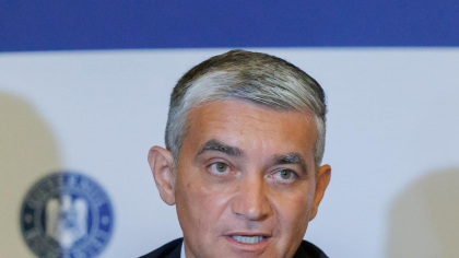 Primarul din Sinaia, ridicat de polițiști de la domiciliu