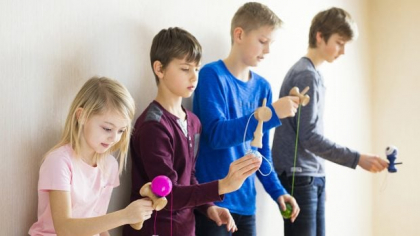 Fenomenul Kendama. Ce spun specialiștii despre impactul acestui joc asupra copiilor: Dezvoltă, printre multe altele, toleranța la frustrare