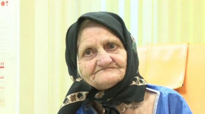 O femeie de 84 de ani a fost abandonată de cei 9 copii, după ce a ajuns la spital în Iaşi