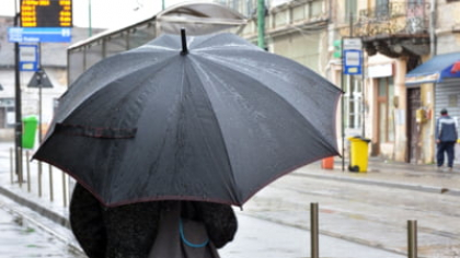 Meteorologii anunță temperaturi mai mici cu 10 grade. Regiunile unde încep ploile chiar din seara asta