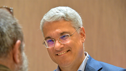 Program de guvernare. Fonduri europene. Planul guvernului pentru fonduri europene ratează din nou esenţialul: cum ajungem la 100% absorbţie?  În capitolul despre fonduri europene din programul de guvernare nu există un calendar, un plan operaţional clar sau o evaluare concretă a blocajelor din trecut