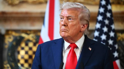 Trump amenință că nu va acorda plăți retroactive angajaților federali afectați de blocajul guvernamental
