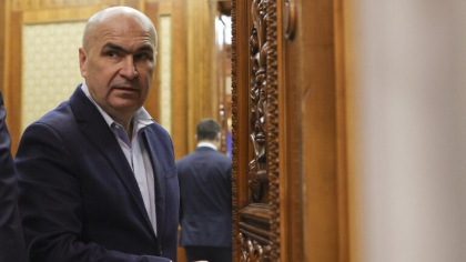 Premierul Ilie Bolojan taie în carne vie. A cerut DEMISIA tuturor consilierilor aduşi de Ciolacu/Ciucă în Guvern