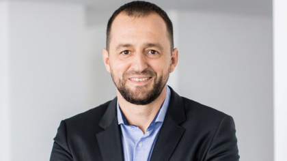 Raiffeisen Bank: aproape 1,9 milioane de clienţi persoane fizice utilizează serviciul de mobile banking; în luna mai, peste 83% au accesat aplicaţia cel puţin o dată