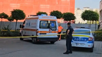 O judecătoare din Timișoara a căzut de la etaj, cea care a găsit-o a fost chiar mama ei. O colegă din sistem acuză: "Voi ați împins-o"