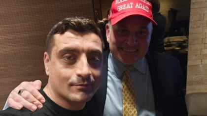 George Simion a sărbătorit victoria din primul tur împreună cu susținătorii MAGA din SUA: „A depășit orice așteptare. La fel ca Trump vs Kamala”