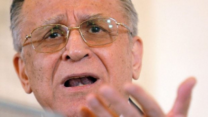 Ion Iliescu se recuperează rapid după operația la plămâni. Fostul președinte rămâne internat la terapie intensivă și are nevoie de oxigen 
