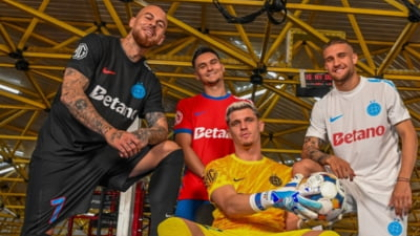 FCSB și-a prezentat noul set de echipamente. Alibec, Bîrligea, Șut și Târnovanu au fost primii care le-au probat