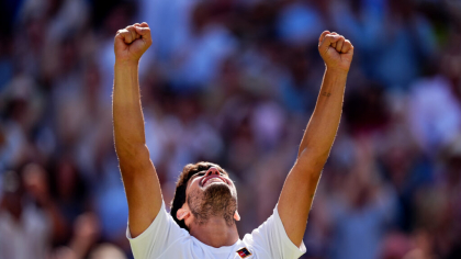 Carlos Alcaraz l-a învins pe Taylor Fritz și a avansat în a treia finală consecutivă la Wimbledon